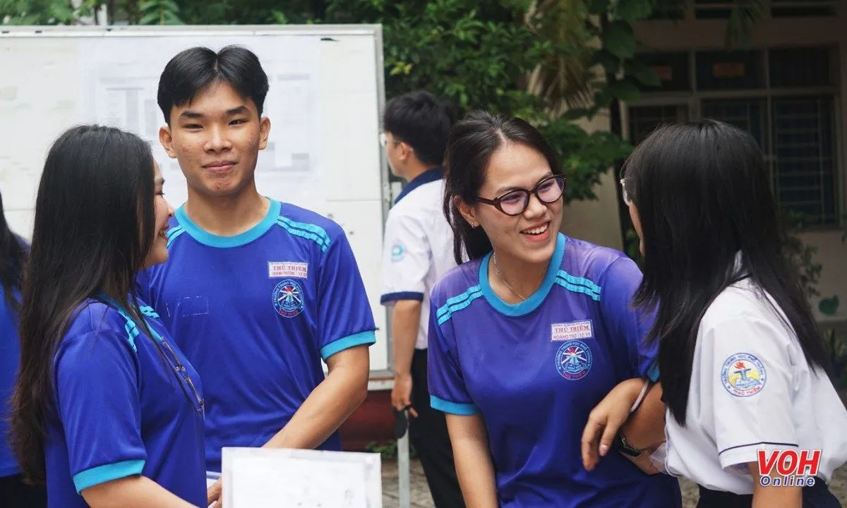 TPHCM: Dự kiến cấm học sinh dùng điện thoại ngoài giờ học