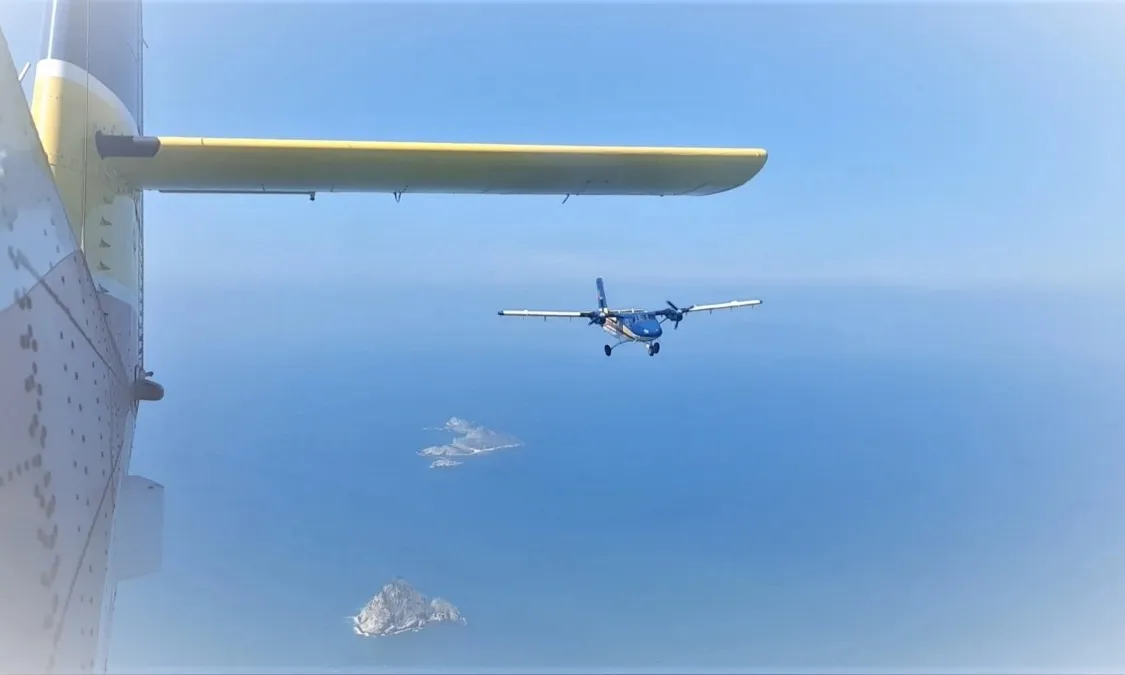 may_bay_dhc-6_bay_trinh_sat_tuan_tham_bien