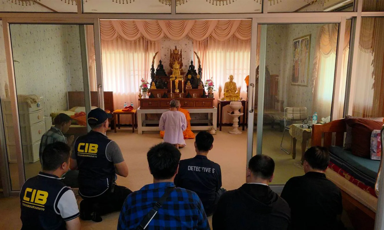 Thái Lan: Hai nhà sư cấp cao bị tước bỏ tu phục vì clip nhạy cảm