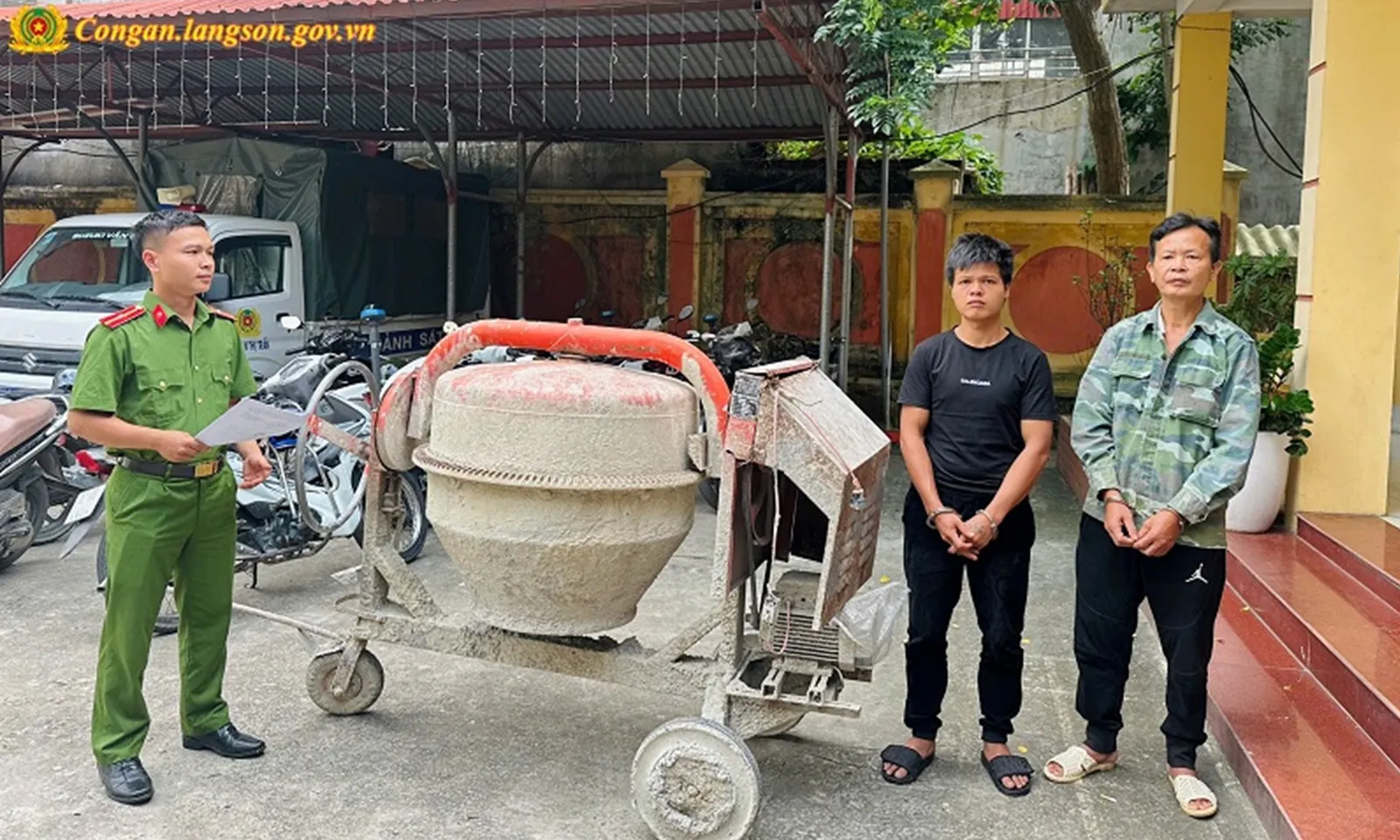 Bắt giữ hai cha con nghiện ma túy, liên tục trộm cắp tài sản