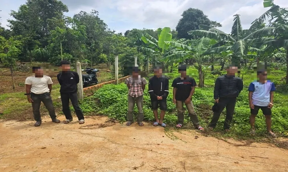 Nhóm thiếu niên Đắk Lắk dàn cảnh cướp điện thoại lấy tiền mua bia