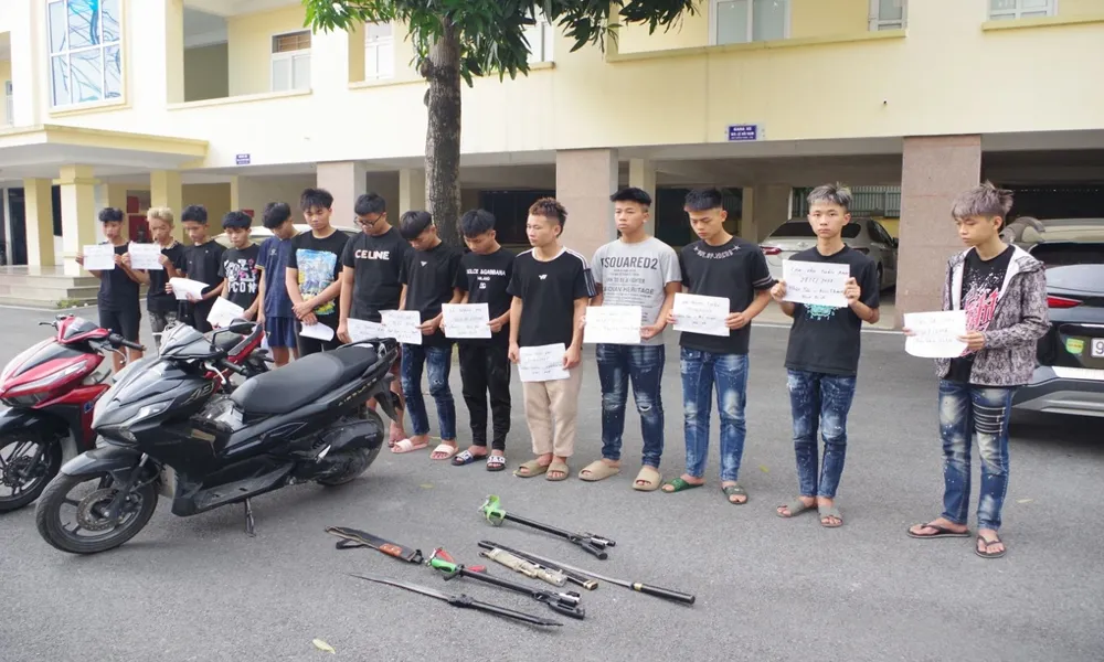 Bắt giữ nhóm thanh thiếu niên hỗn chiến trên đường phố