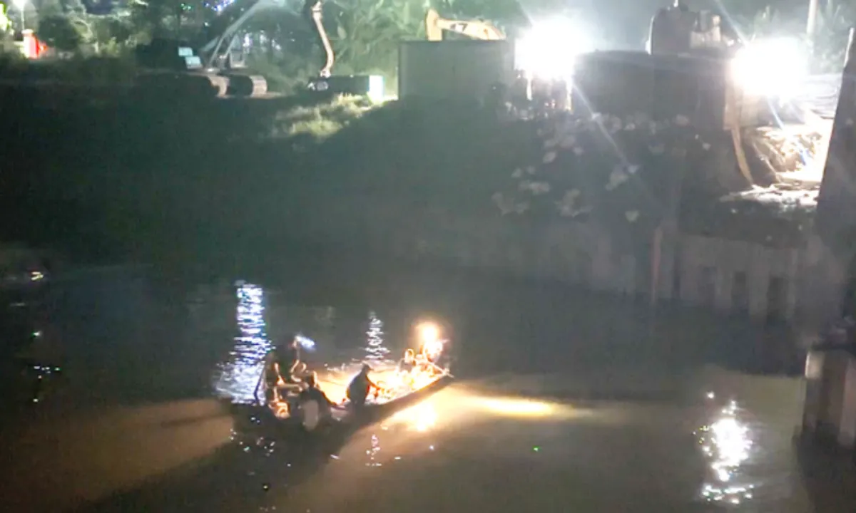 Vụ ôtô rơi xuống sông ở Nghệ An: Tìm thấy thi thể cuối cùng