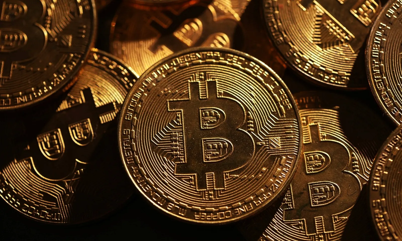 Bitcoin tăng ‘đỉnh nóc’ lên mức kỷ lục 123.000 USD