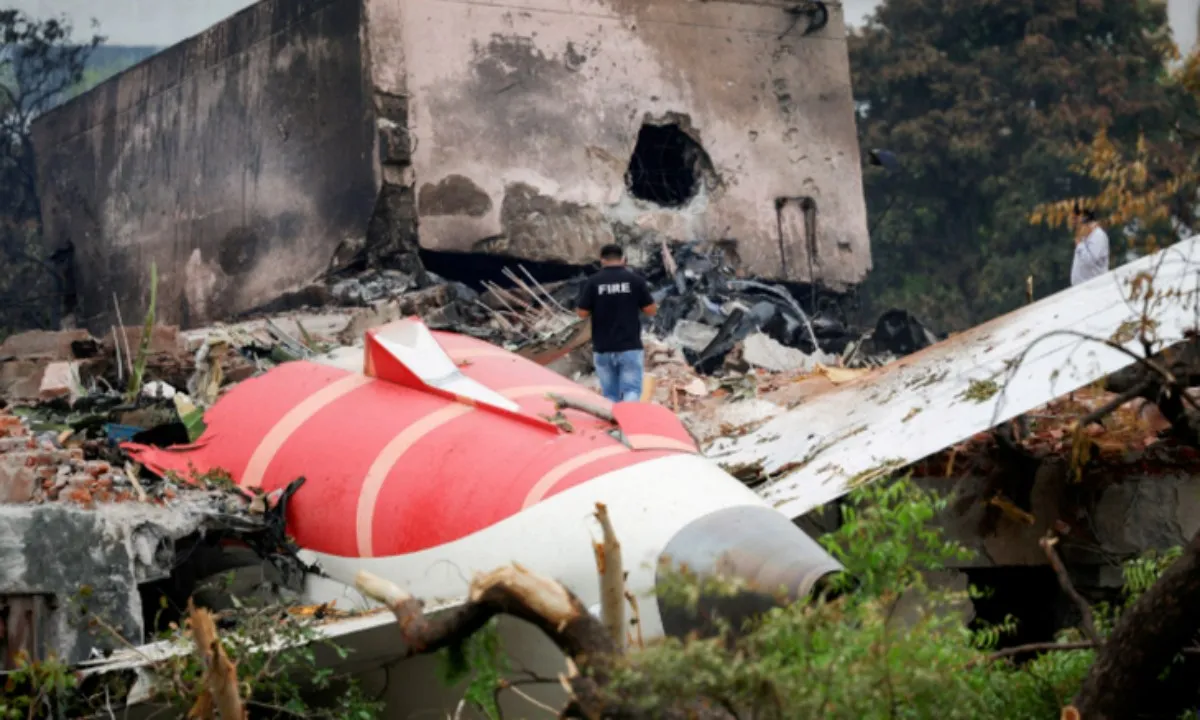 Vụ rơi máy bay Air India: Nghi vấn liên quan công tắc ngắt nhiên liệu động cơ