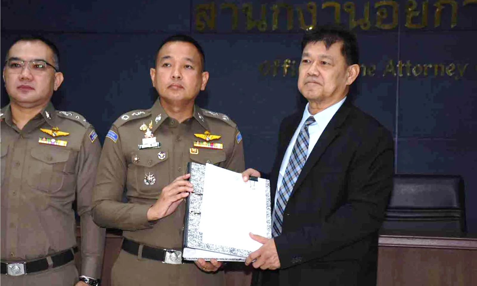 Thái Lan điều tra vụ rò rỉ cuộc gọi điện thoại của ông Hun Sen và bà Paetongtarn?