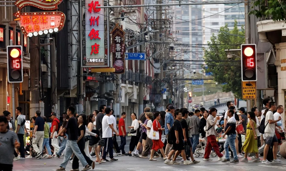 GDP Trung Quốc tăng vượt kỳ vọng bất chấp sức ép nội địa và thương mại