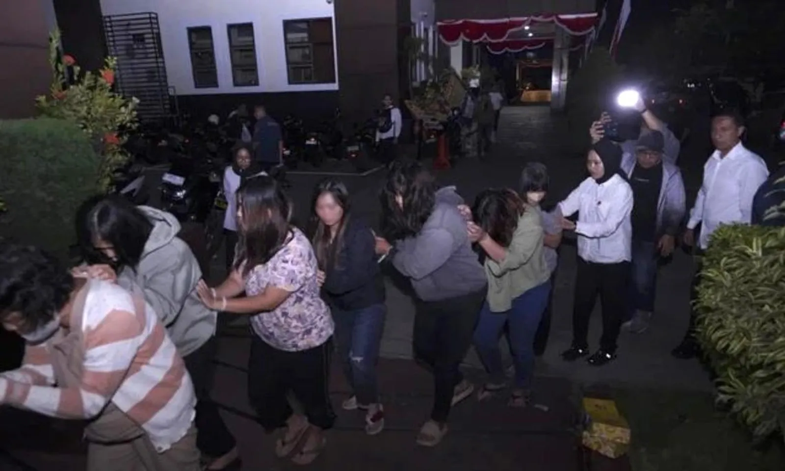 Indonesia bắt giữ 12 nghi phạm trong đường dây buôn bán trẻ sơ sinh đến Singapore