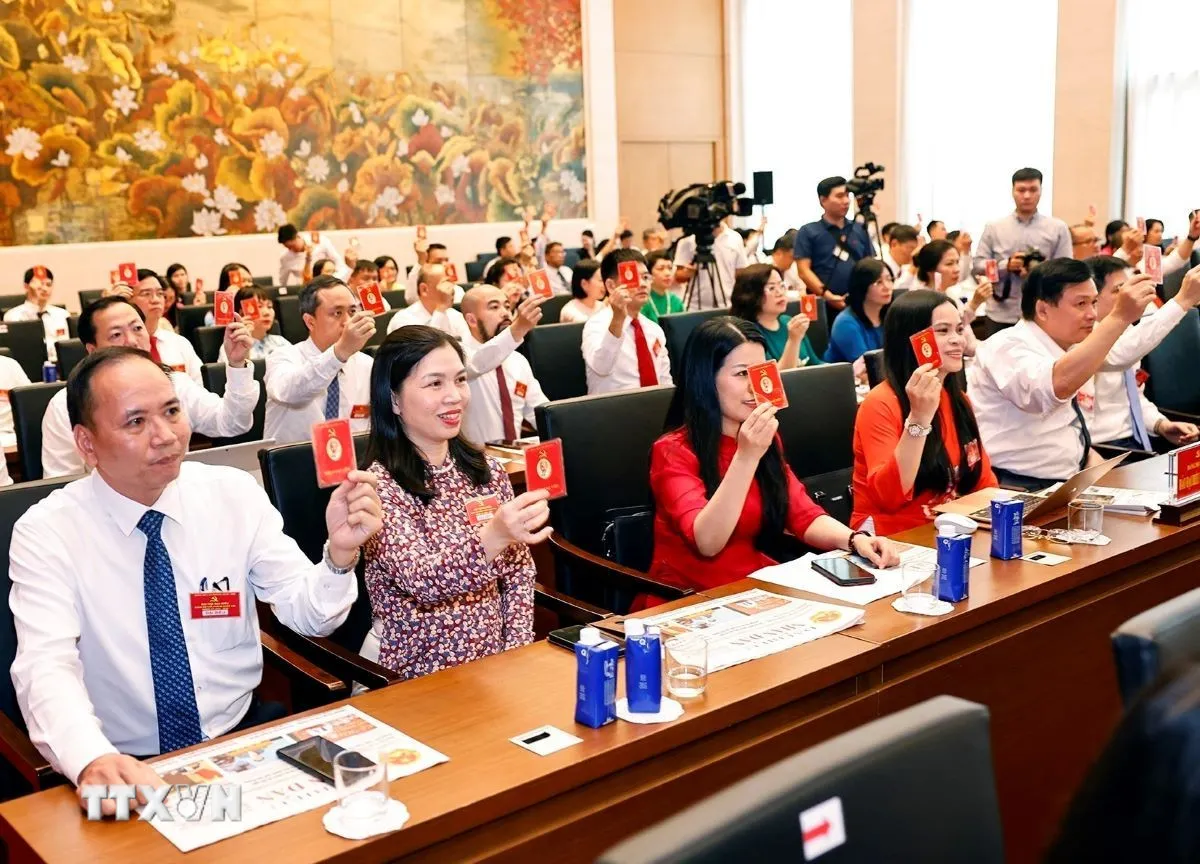 chu-tich-quoc-hoi-du-dai-hoi-dai-bieu-dang-bo-van-phong-quoc-hoi-1607-2