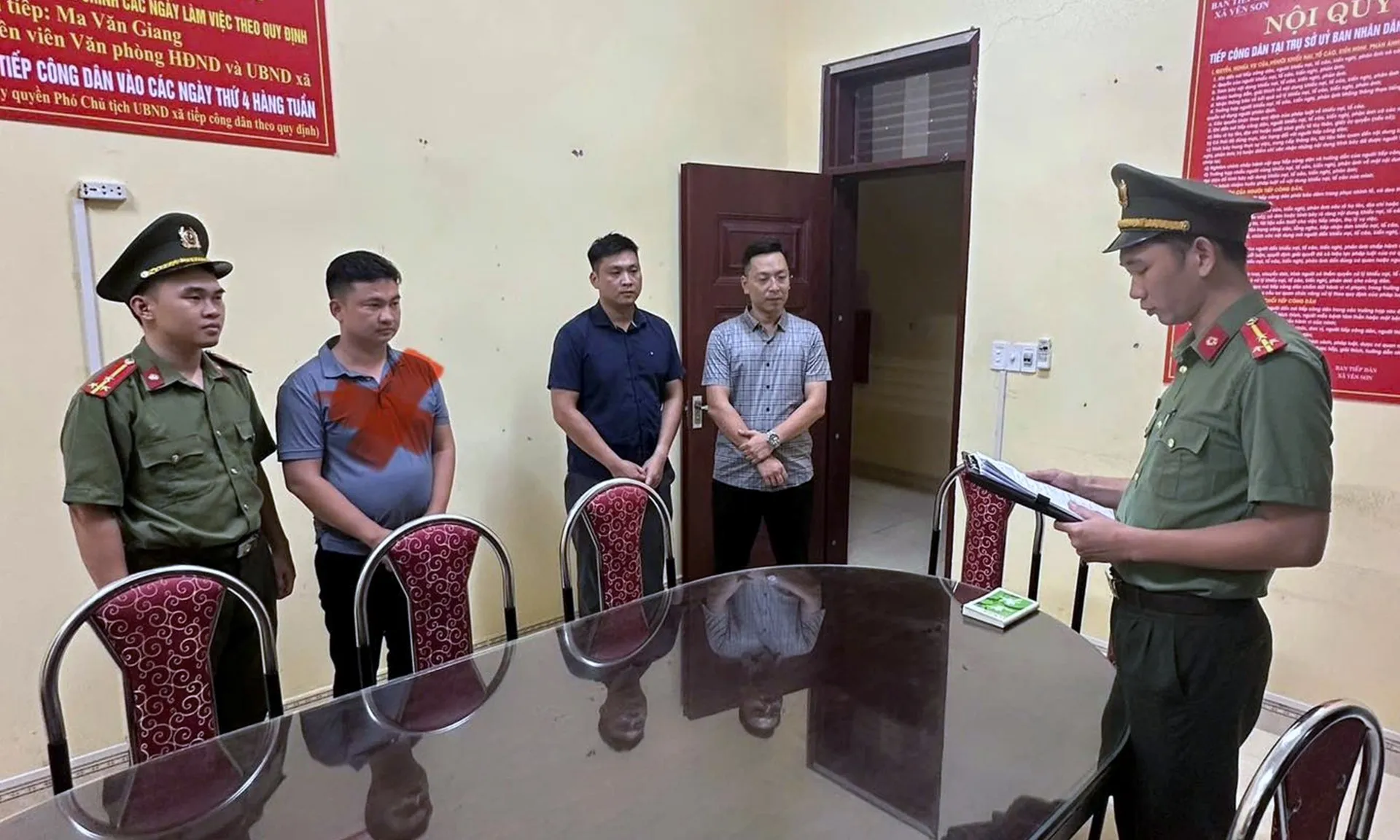doi-truy-160725-1