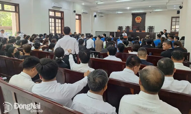 87 người bị xét xử vì vẽ dự án ma lừa đảo bất động sản