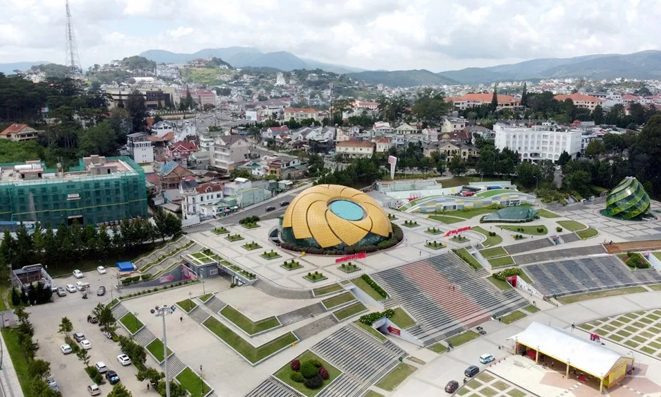 Lâm Đồng hỗ trợ cán bộ sau sáp nhập đến làm việc tại trung tâm hành chính mới