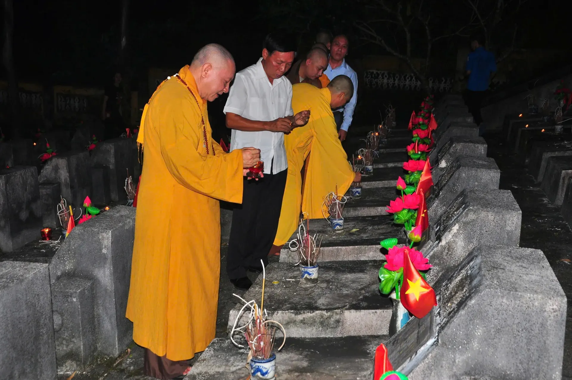 thap-huong-1752497142