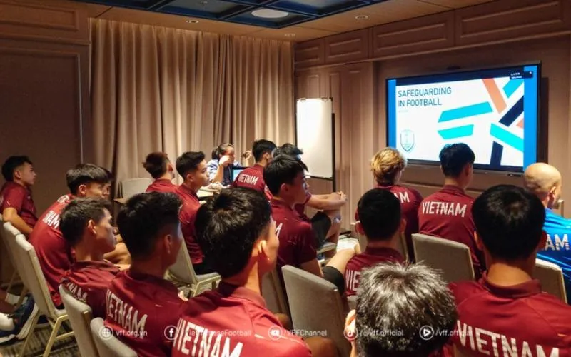 U23 Việt Nam họp với AFF về phòng chống tiêu cực trong bóng đá (Ảnh: VFF)