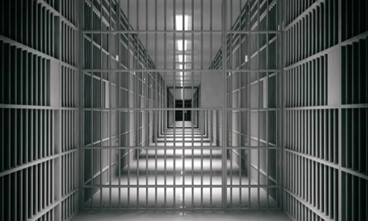 Ý cân nhắc phóng thích sớm 10.000 tù nhân để “giải cứu” nhà tù quá tải