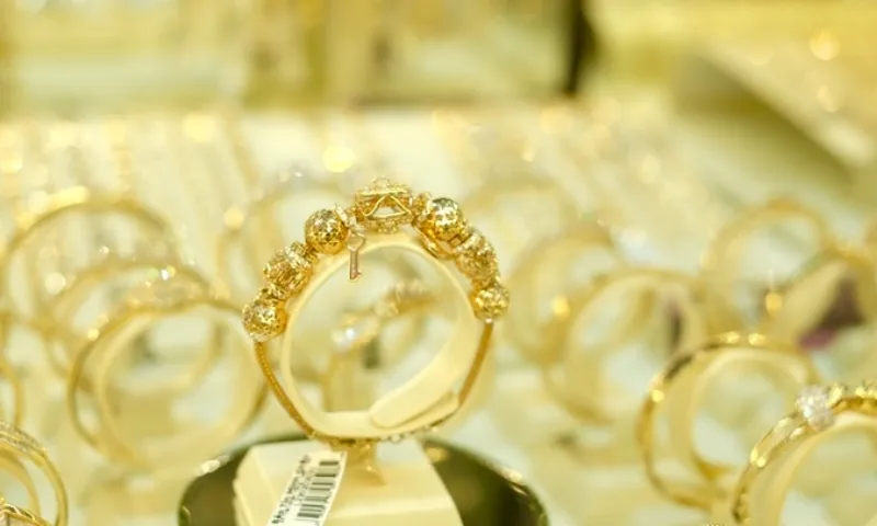 Giá vàng hôm nay 17/7: Quay đầu hồi phục? 