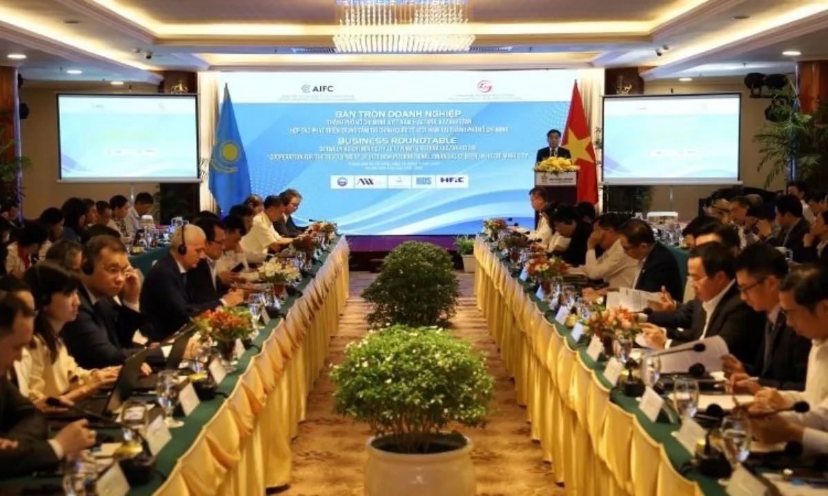 h4-ban-tron-quang-canh