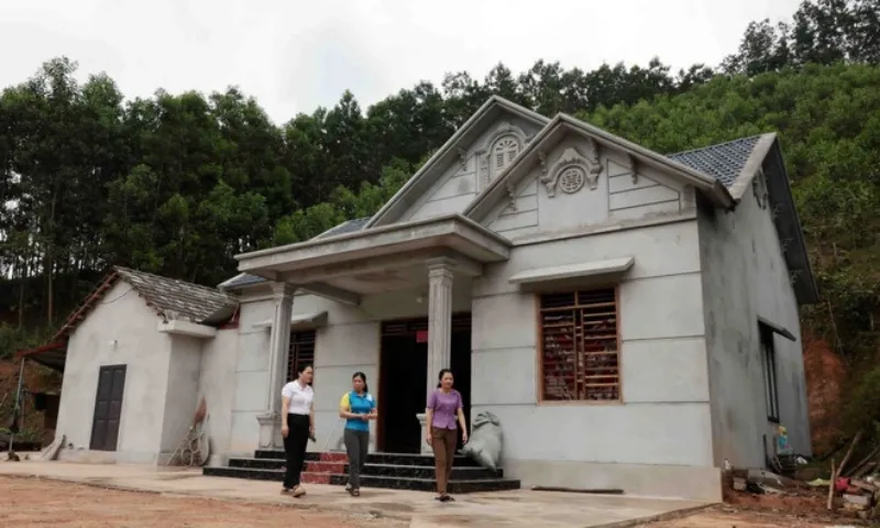 NHa cho nguoi co cong 2025