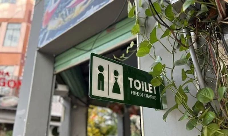 Hà Nội vận động mở cửa nhà vệ sinh miễn phí