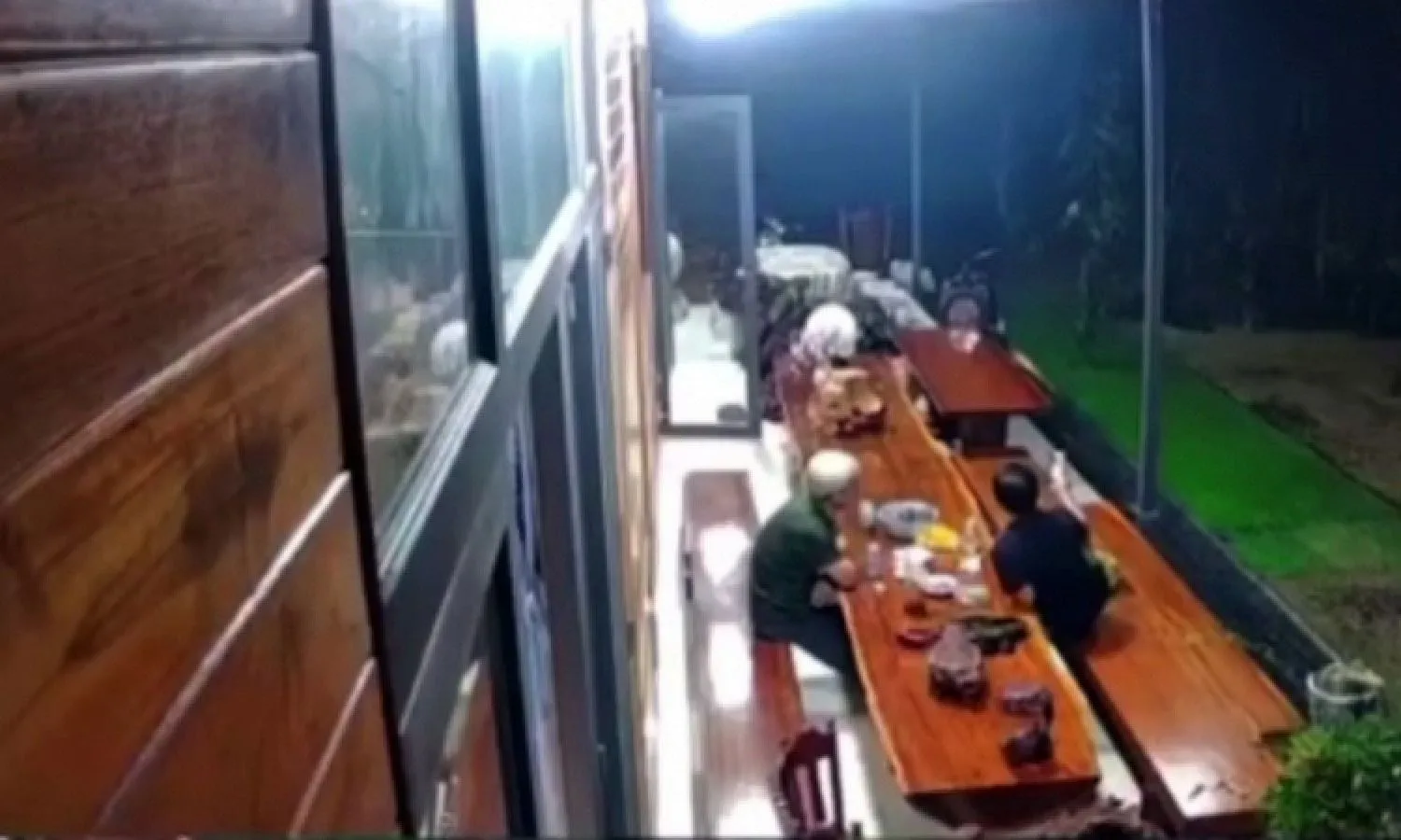 Đồng Nai: Người đàn ông tử vong nghi do trúng đạn khi đang nhậu trước nhà