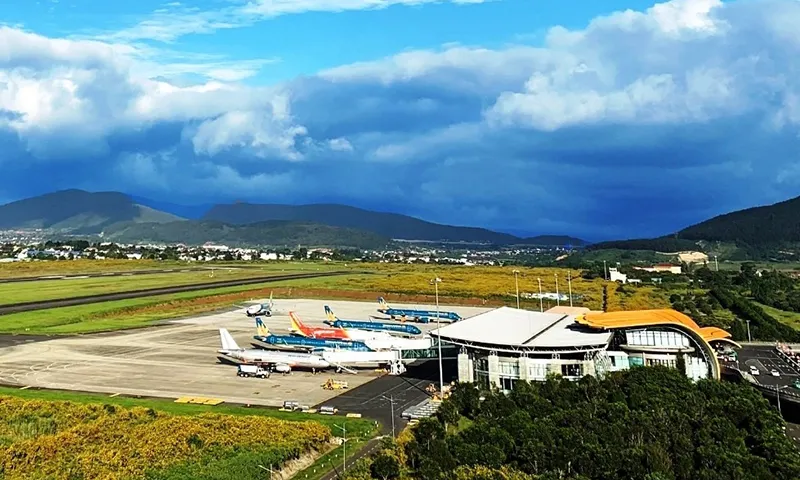 Sân bay Liên Khương