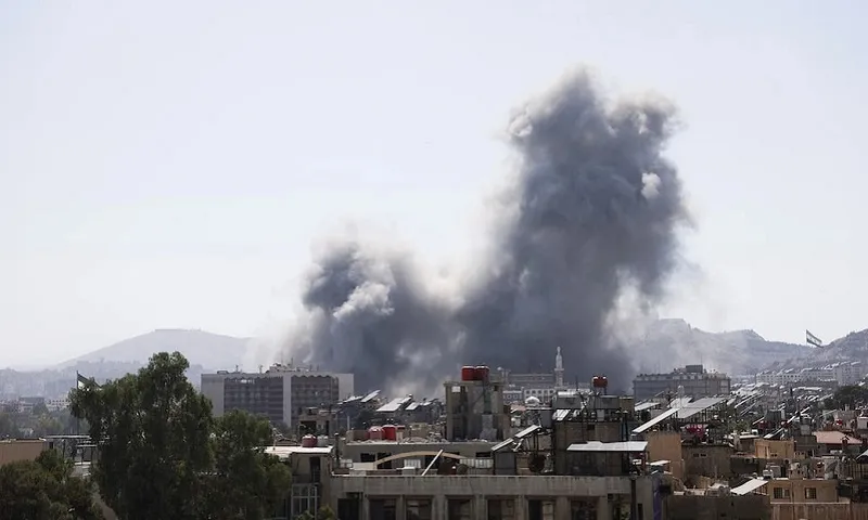 Israel không kích trụ sở Bộ Quốc phòng Syria sau cáo buộc tấn công người Druze 