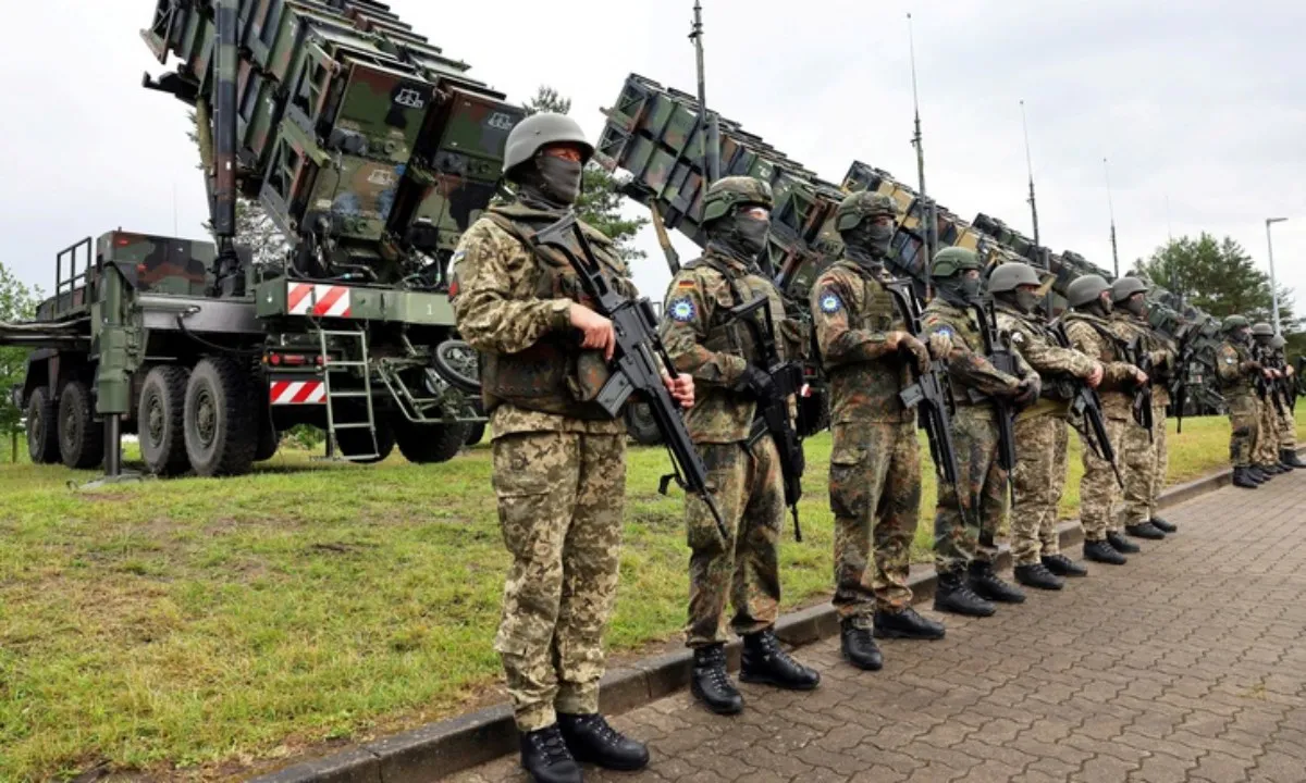 Mỹ gấp rút chuyển Patriot cho Ukraine: NATO “nhường hàng”