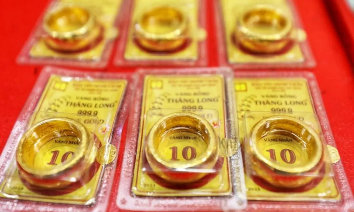 Giá vàng đứng yên trong nước, thế giới tăng mạnh