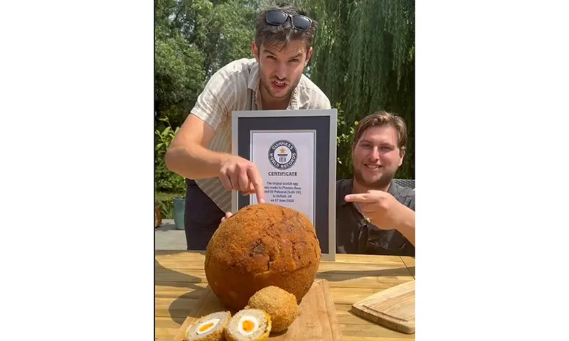 Món trứng Scotch - lớn nhất thế giới 7,8kg