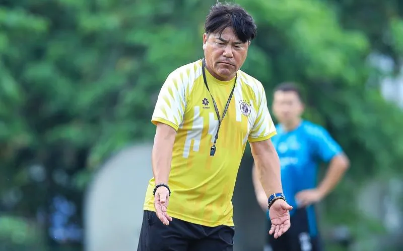 HLV Makoto Teguramori (Ảnh: Hà Nội FC)
