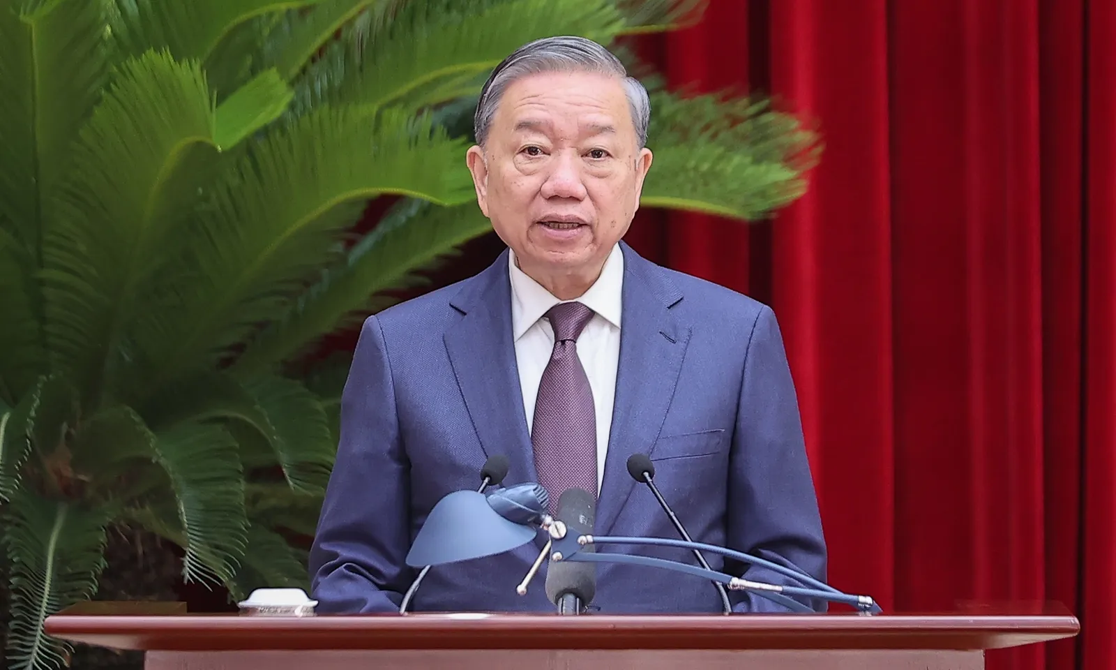 Tổng Bí thư: Nhân sự khóa mới phải bảo đảm tiêu chuẩn, có bản lĩnh chính trị vững vàng