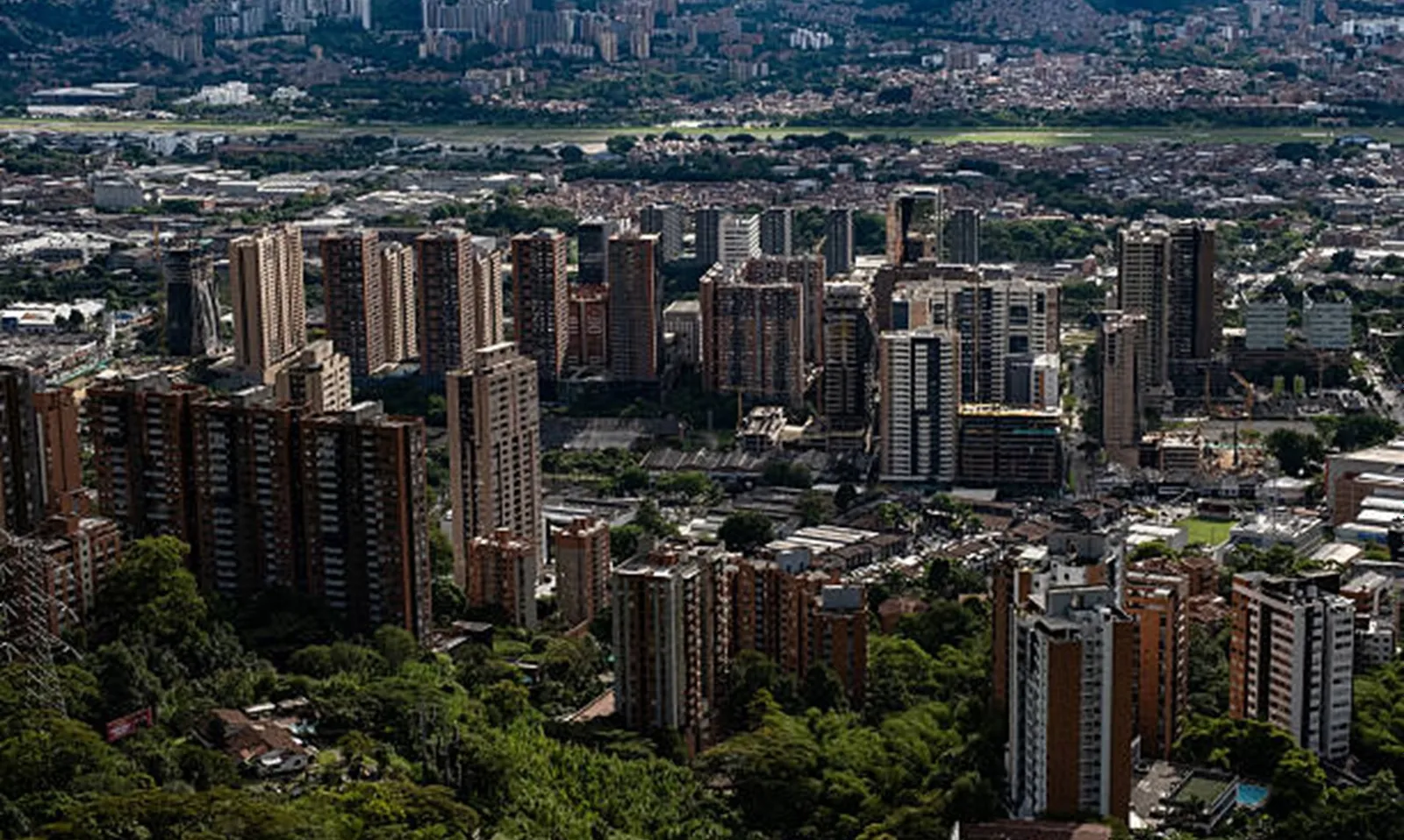 Chính phủ Colombia cân nhắc tăng thuế để bù đắp ngân sách năm 2026