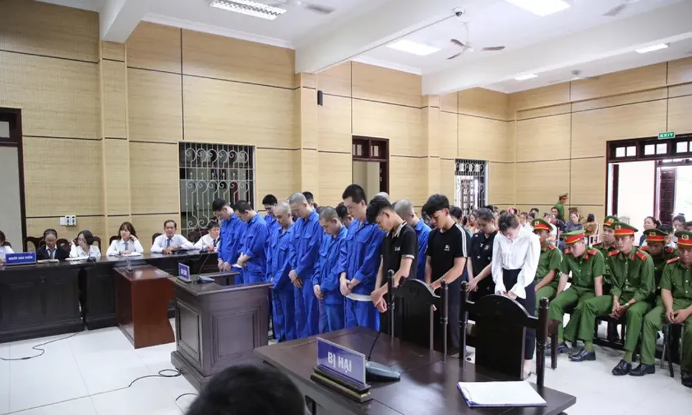 Chiếm đoạt hàng tỷ đồng qua “app tình yêu”, 25 đối tượng lĩnh án