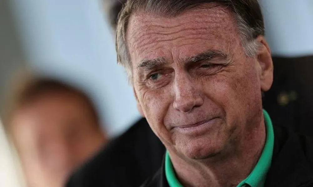 Brazil cấm ông Bolsonaro liên lạc với nước ngoài