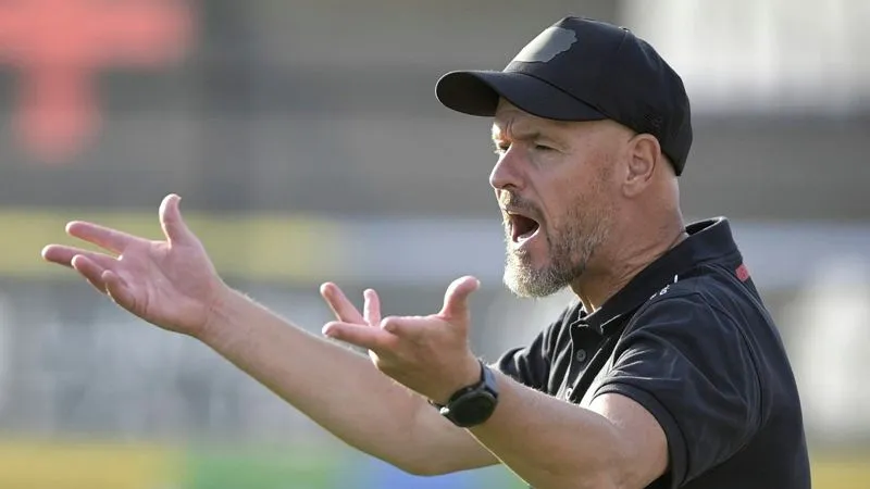 Erik ten Hag nhận thất bại trong ngày ra mắt Bayer Leverkusen. Ảnh: Internet