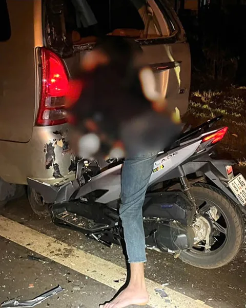 Hiện trường vụ tai nạn anh Đ đâm vào đuôi xe ô tô