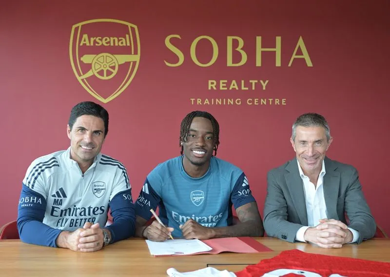 Noni Madueke chính thức ký hợp đồng với Arsenal. Ảnh: Internet