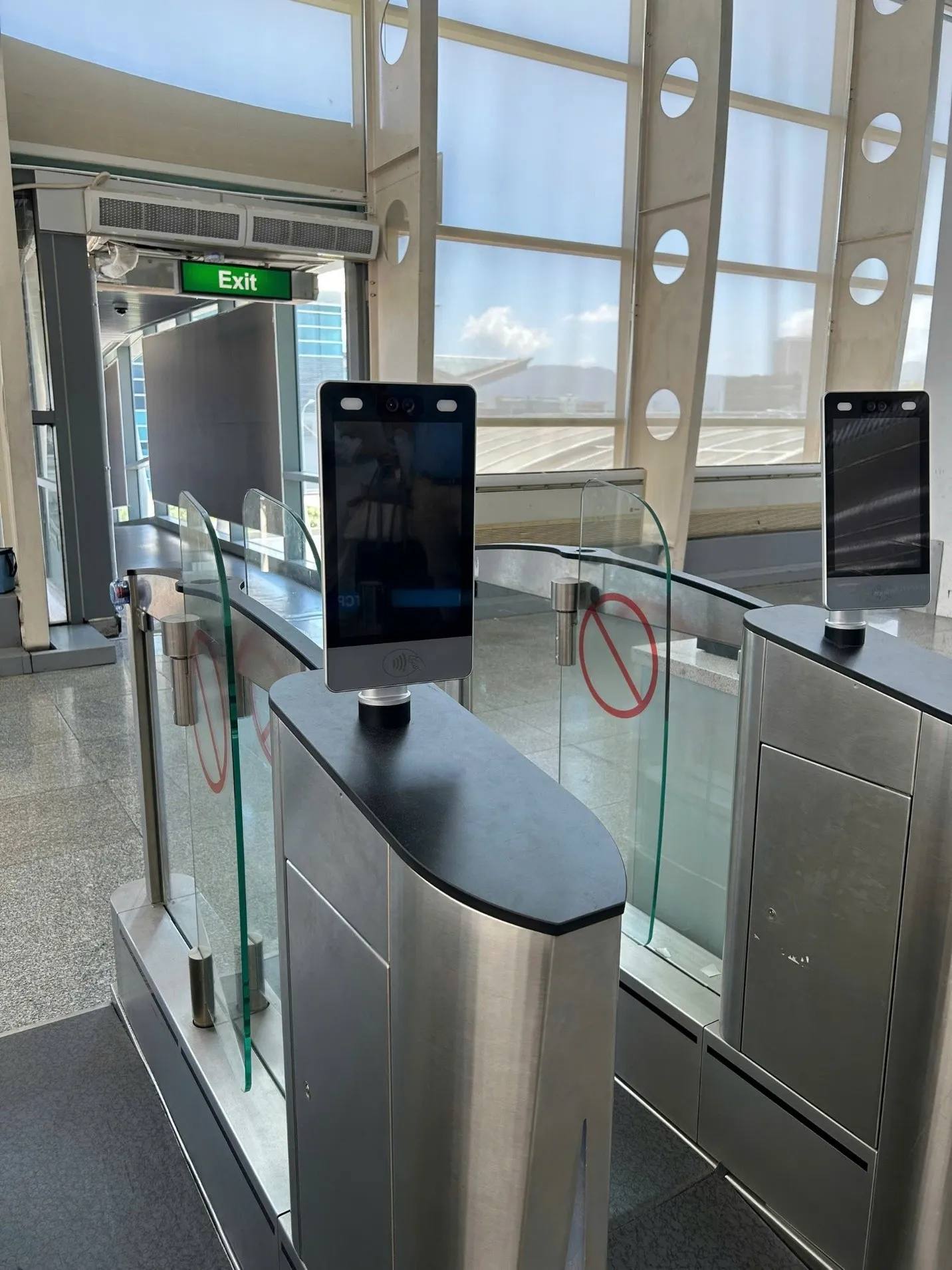 san-bay-da-nang-190725-3.