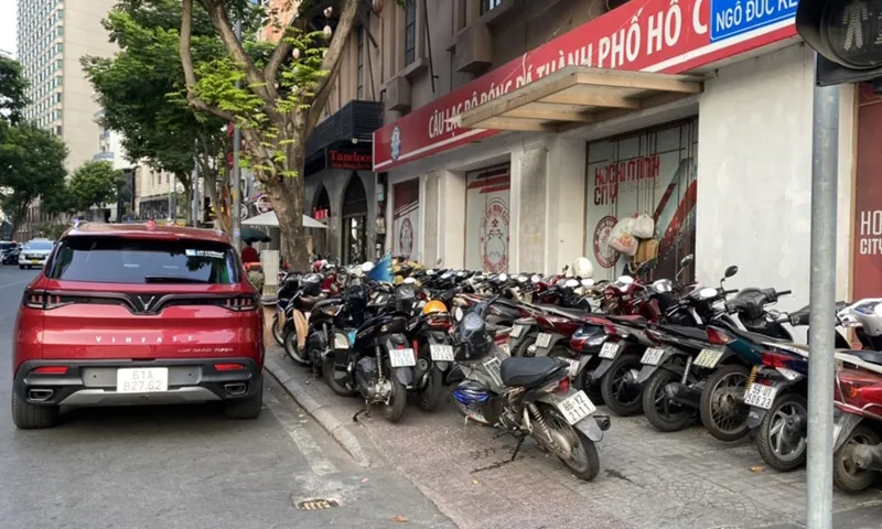 Thu phí sử dụng vỉa hè, lòng đường thế nào sau sáp nhập?