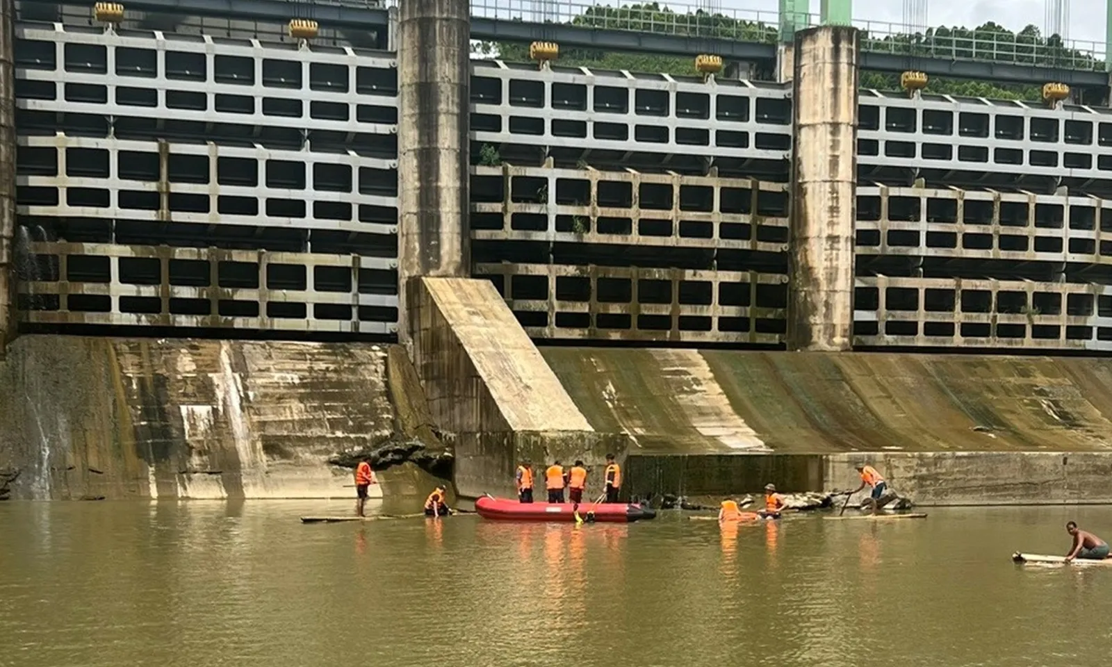 Thanh niên tử vong khi bơi tại hạ lưu thủy điện Phiêng Lúc
