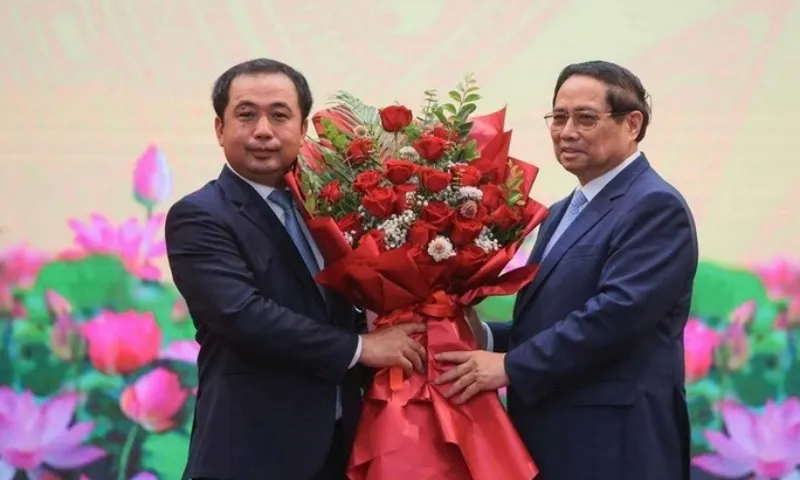 Trao quyết định quyền Bộ trưởng Bộ Nông nghiệp và Môi trường