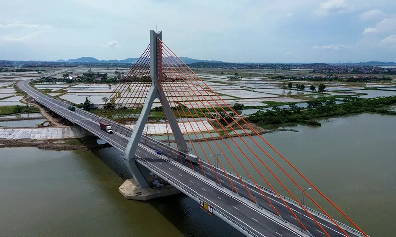 Cầu Đồng Việt sau khi thông xe