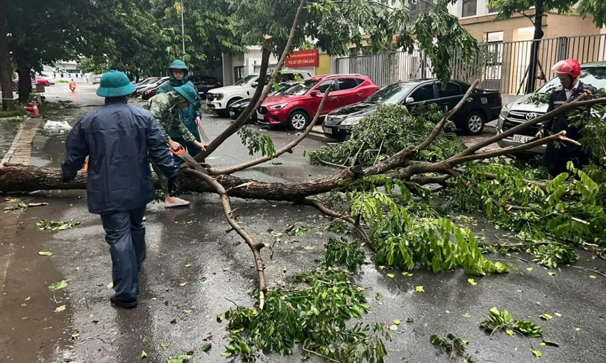 Chủ tịch Hà Nội yêu cầu tập trung ứng phó bão số 3