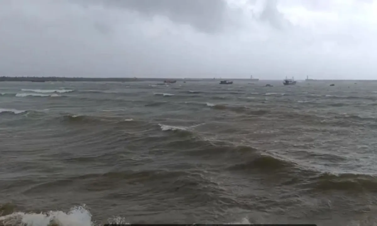 Hải Phòng bắt đầu mưa lớn, chủ động “chạy đua” với bão số 3