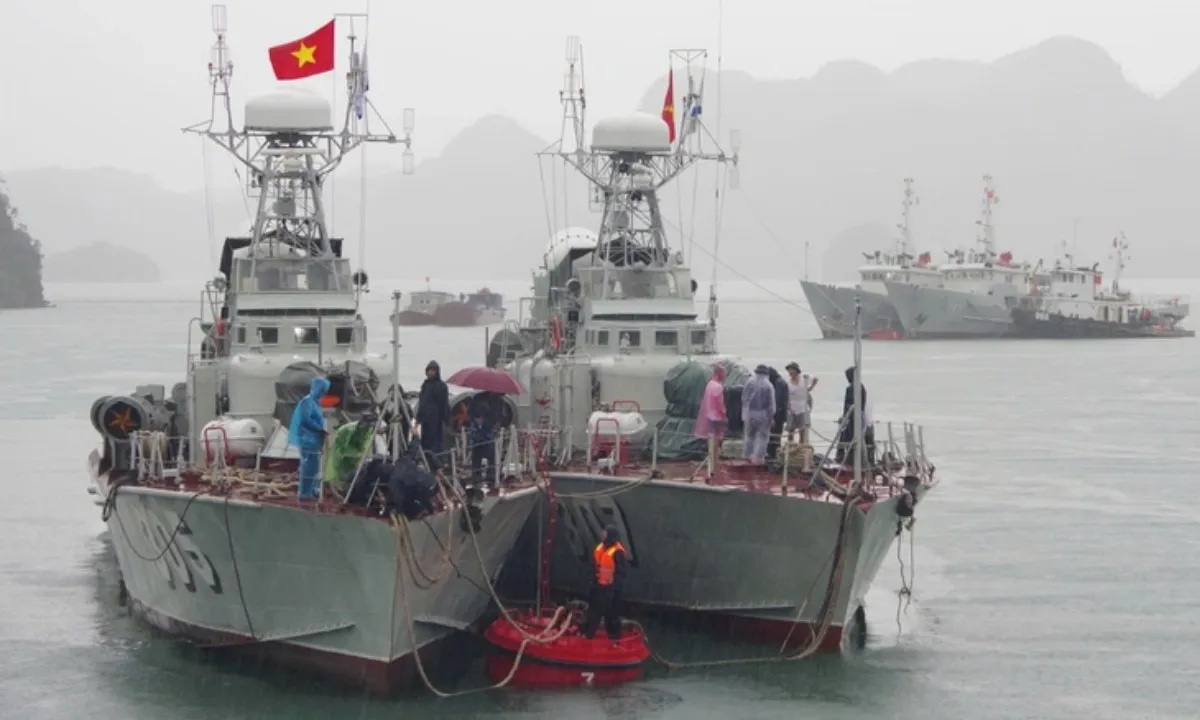 Thủ tướng: Hướng dẫn giao thông, hạn chế người dân ra đường khi bão đổ bộ