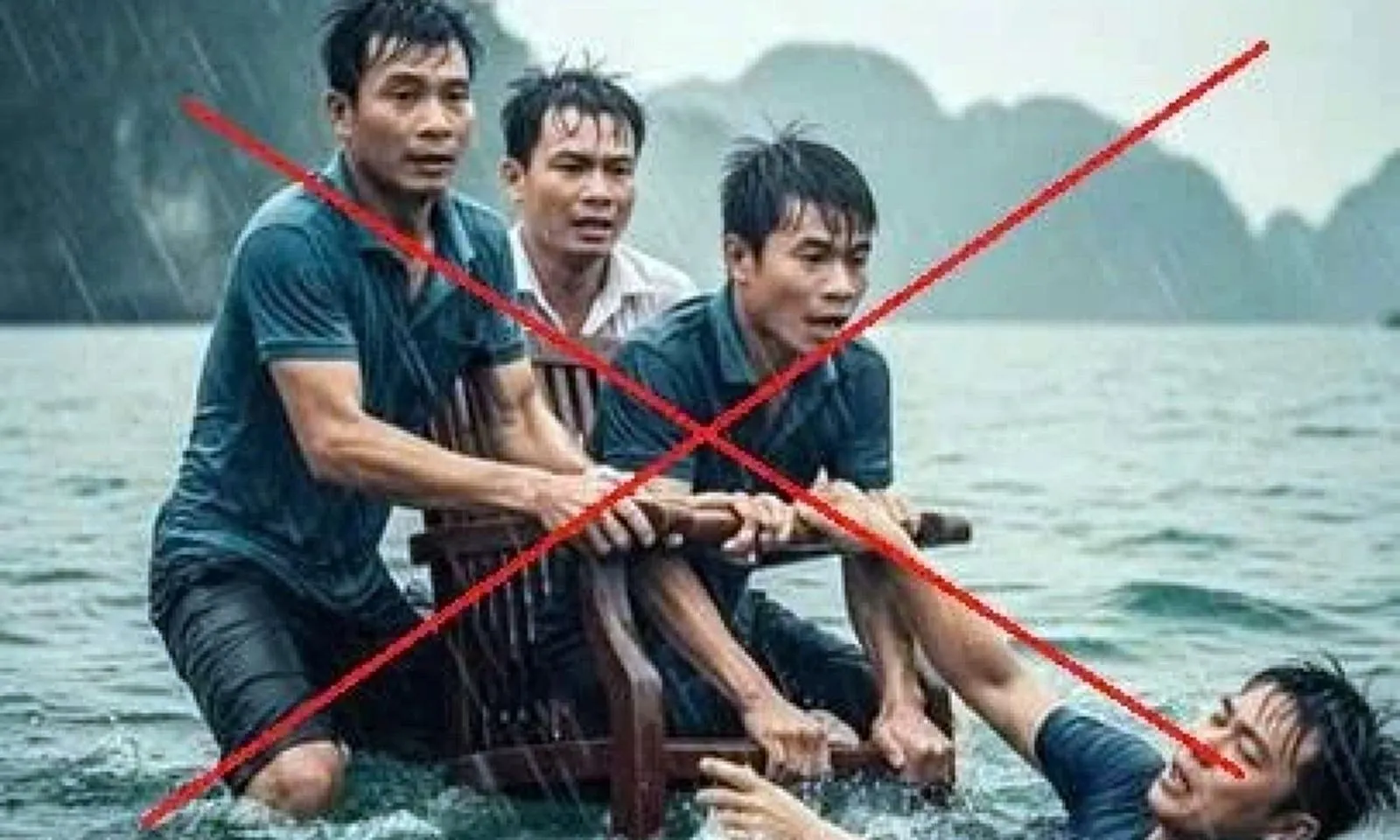 Tràn lan bài viết bịa đặt, ảnh AI câu view vụ lật tàu ở Hạ Long