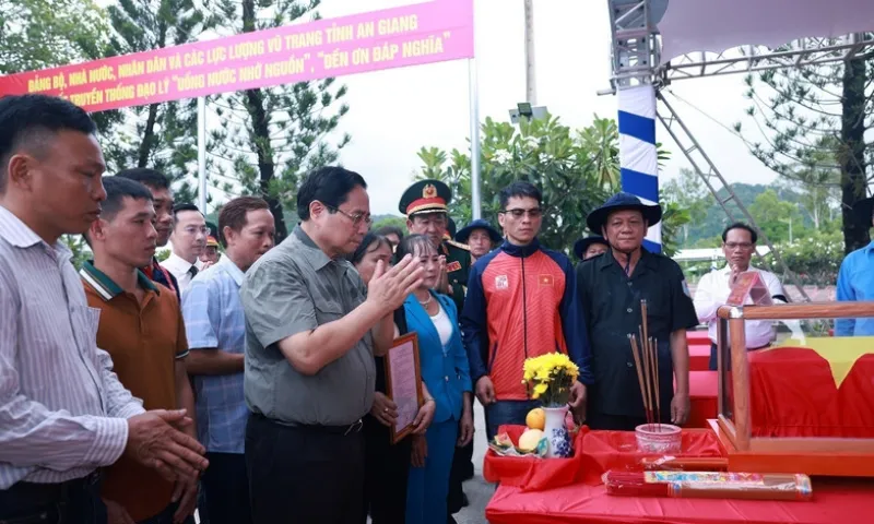 Thủ tướng: Phát triển đất nước xứng tầm với hy sinh của các liệt sỹ 