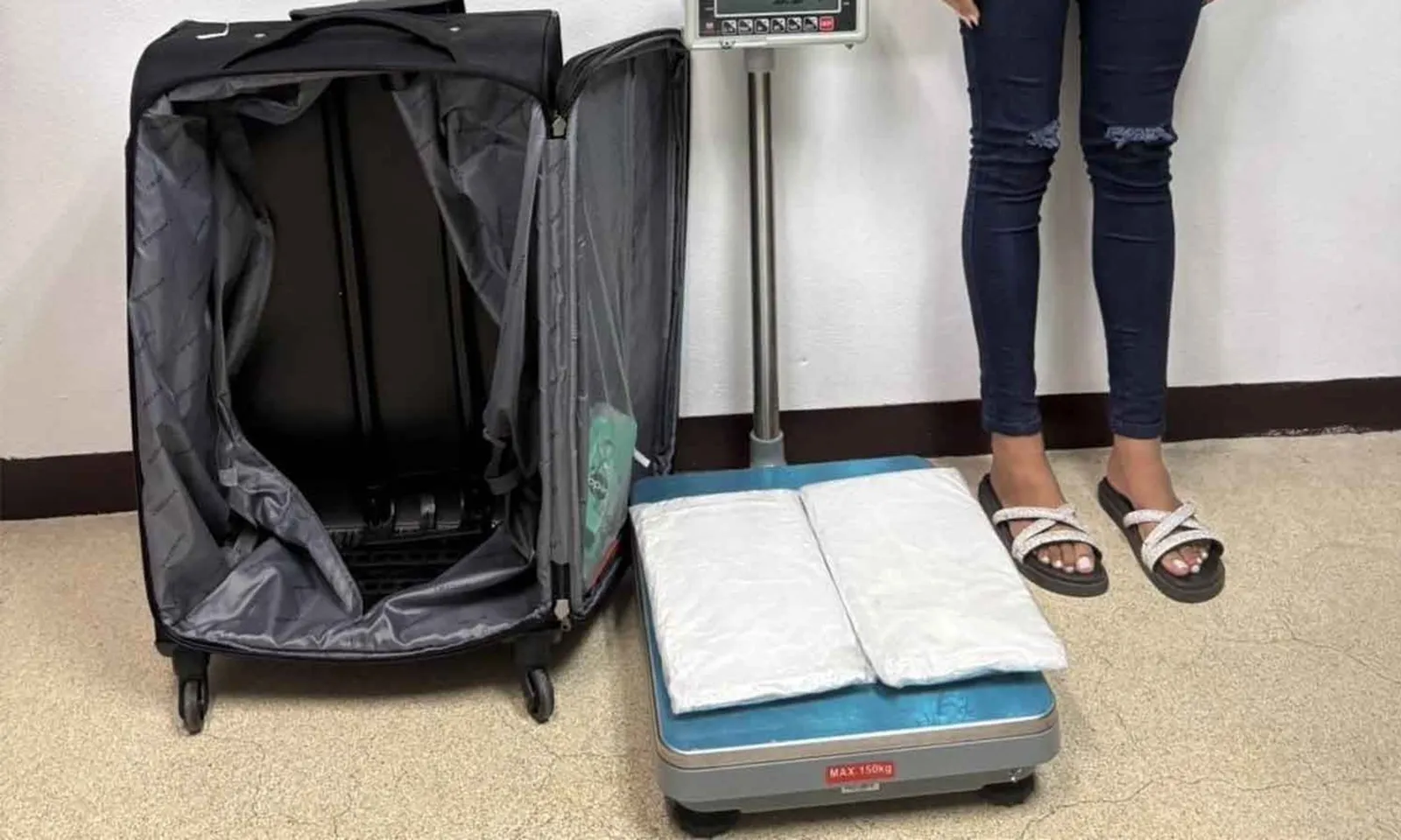 Cặp đôi người Brazil bị bắt vì mang 6,6kg cocaine vào Thái Lan