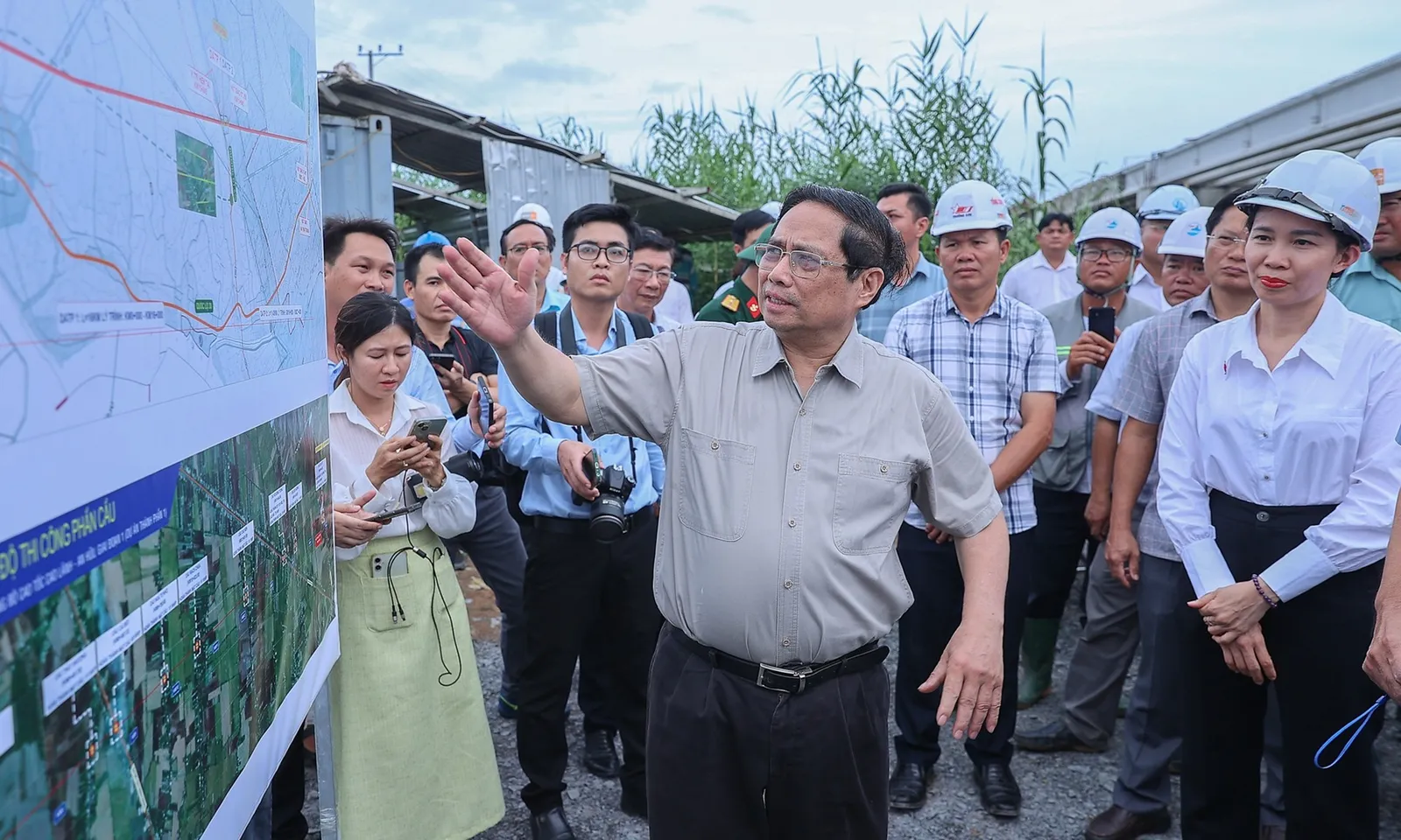 Thủ tướng: Thông tuyến 2 dự án cao tốc tại Đồng bằng sông Cửu Long vào ngày 19/12/2025