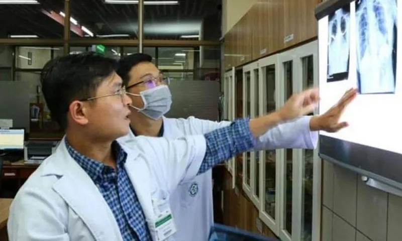 Tiếp tục cải cách lương, phụ cấp ngành y